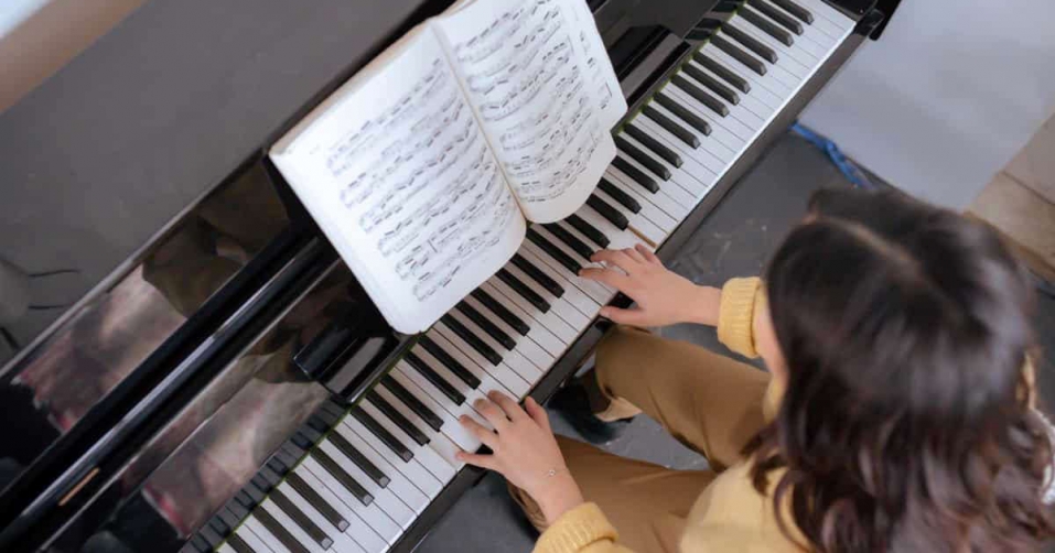 जानिये पियानो बजाने से कैसे दूर होता है डिप्रेशन 