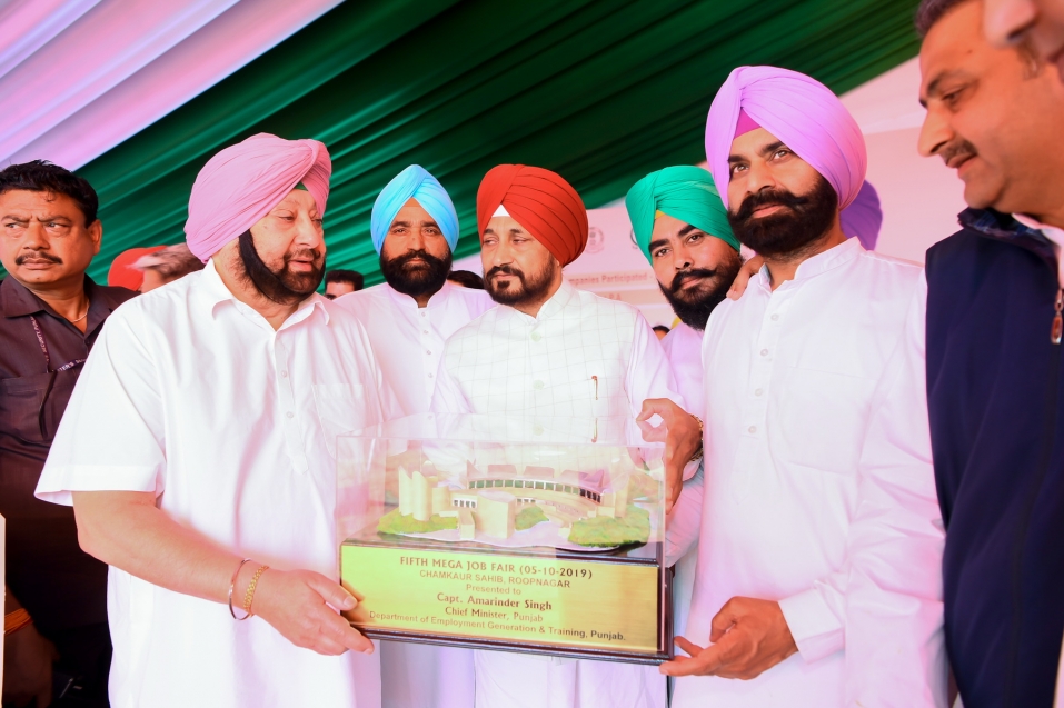 पंजाब सरकार रोजग़ार देने के लिए गाँवों में अति गरीब नौजवानों की पहचान करने की कोशिशों को और तेज़ करेगी: कैप्टन अमरिन्दर सिंह