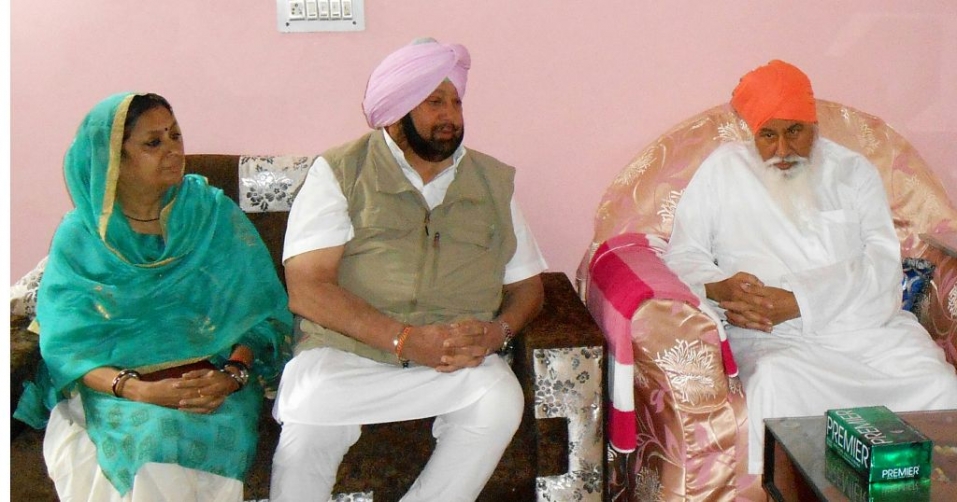 मुख्यमंत्री कैप्टन अमरिंन्दर सिंह  डेरा सच्चखंड बल्लां की शरण में