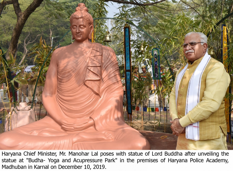 बुद्व की शरण में मुख्यमंत्री मनोहर लाल