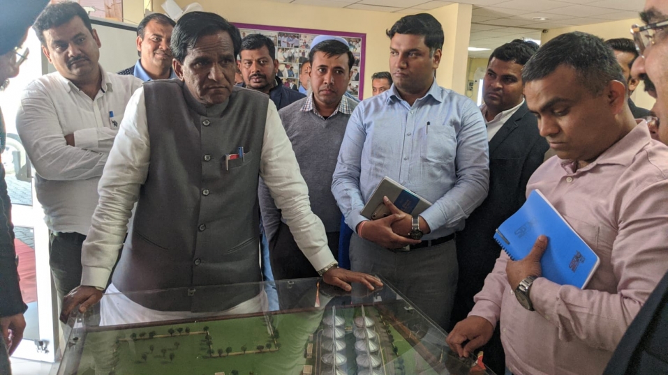 भारत की सबसे बड़ी साईलोज़, जहाँ गेहूँ आधुनिक तकनीक के साथ बड़ी मात्रा में स्टोर, साफ़-सफ़ाई और बाँटी जाती है,
