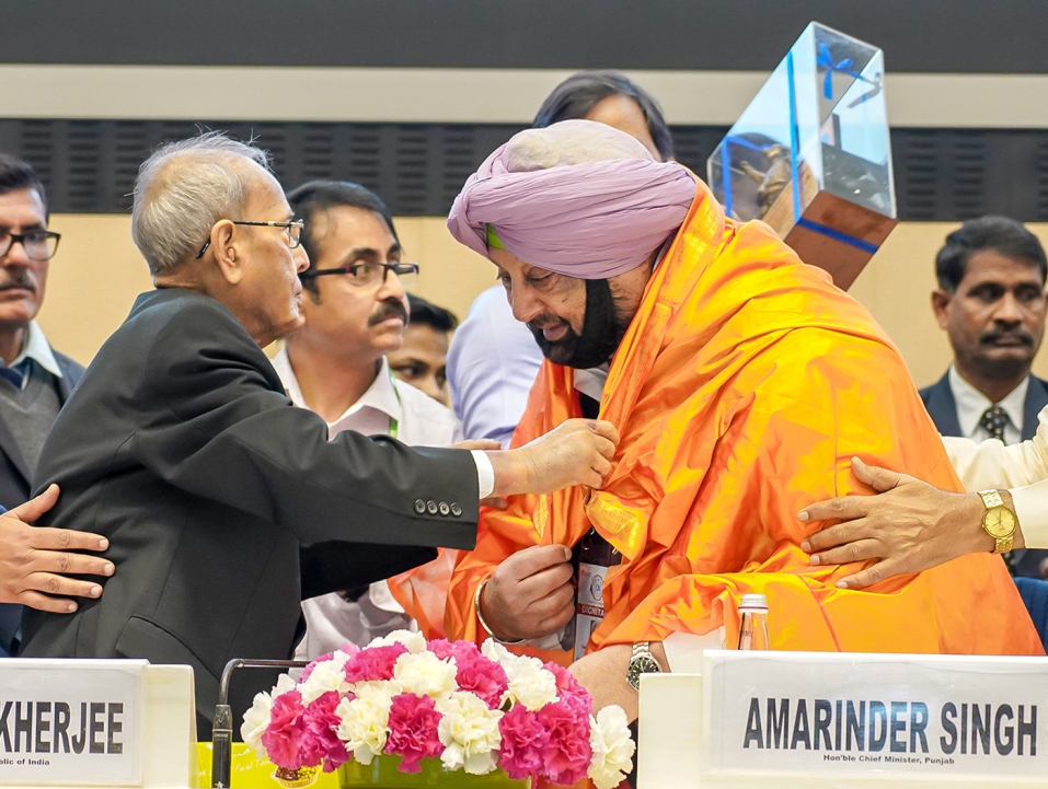भारतीय छात्र संसद द्वारा पंजाब के व्यापक विकास के लिए नई पहलकदमियों के बदले कैप्टन अमरिन्दर सिंह का ‘आदर्श मुख्यमंत्री अवार्ड ’ से सम्मान