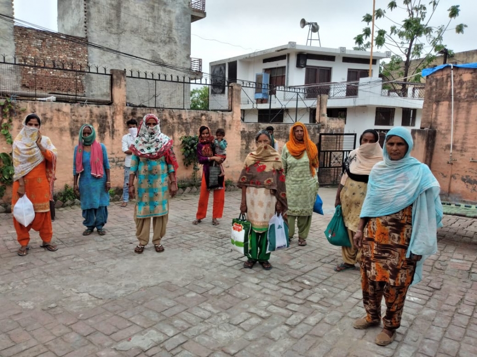 PUNJB COVID-19 लाभपात्रियों के घर तक पहुँचाया जा रहा है पौष्टिक आहार