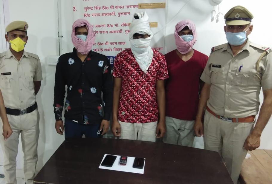 टैक्सी चालक के साथ मारपीट करके कार छीनने की वारदात को अंजाम देने वाले 03 शातिर आरोपियों को  गुरुग्राम की पुलिस टीम ने किया काबू।