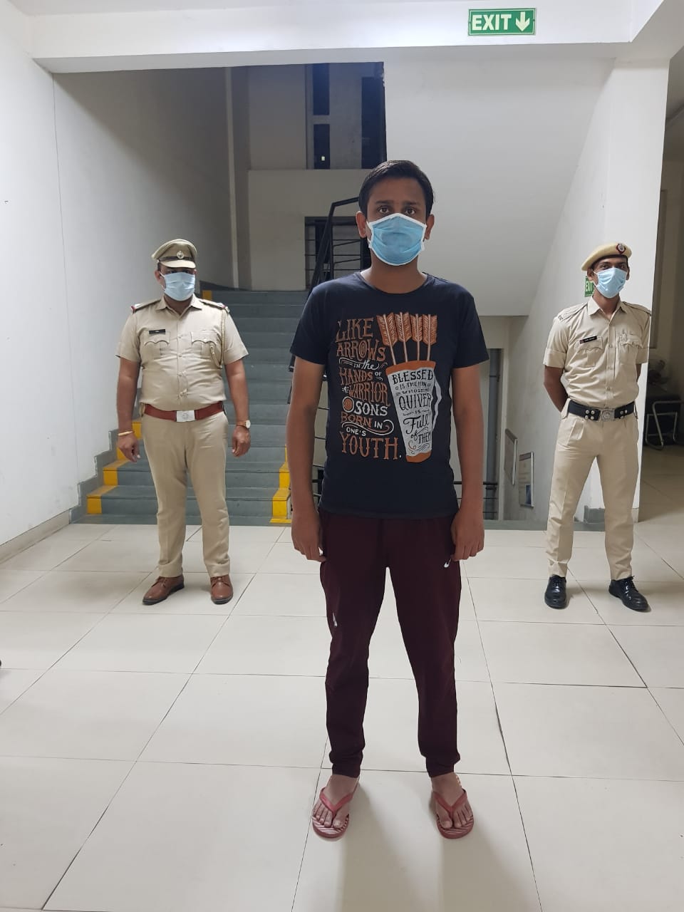 व्हाट्सएप पर भ्रामक व धार्मिक भावनाओं को ठेस पहुंचाने वाले मैसेज भेजने के मामले में गुरूग्राम पुलिस ने एक युवक को पकड़ा