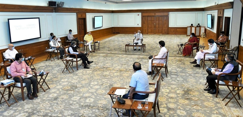 PM MODI ने गृहमंत्री अमित शाह,वित्तमंत्री और वाणिज्य मंत्री पीयूष गोयल के साथ निवेश बढ़ाने को लेकर चर्चा की 