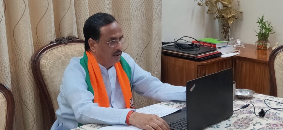 गोरखपुर में यूरिया खाद का कारखाना रोजगार के साथ ही किसानों के लिए बड़ी सौगात साबित होगा। 