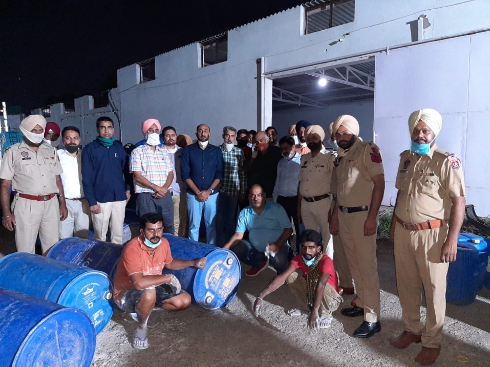 मोहाली की आबकारी टीम ने स्प्रिट की 5500 लीटर की बड़ी खेप पकड़ी
