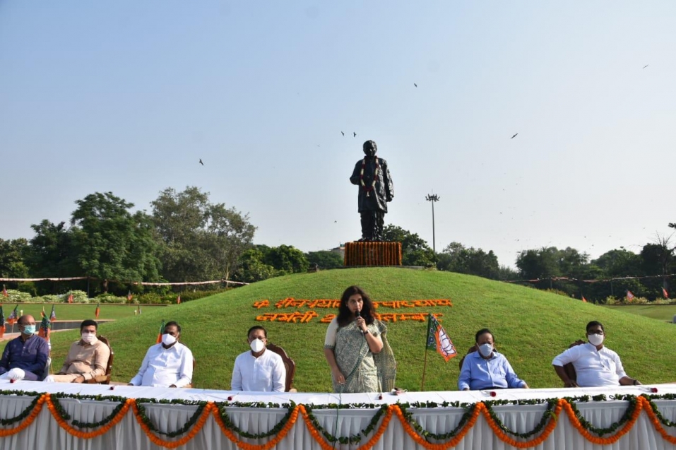 भारतीय दर्शन का एकात्म मानववाद वह रूप है जो हमारी संस्कृति से निकला है