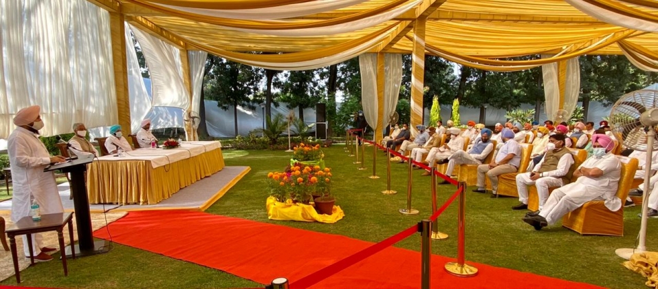  किसानों के अधिकारों की रक्षा के लिए कोई भी कानूनी फ़ैसला लेने हेतु कैप्टन अमरिन्दर सिंह को किया अधिकृत
