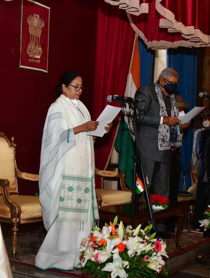 नई संसद और मूर्तियों के लिए पैसा है, वैक्सीन के लिए क्यों नही: ममता बनर्जी