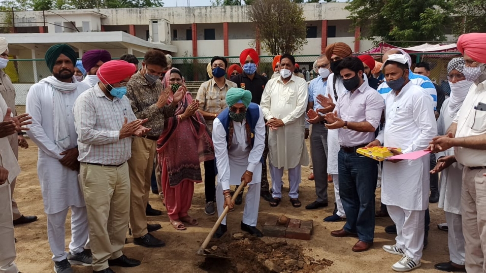 गांव ढुड्डीके खेल स्टेडियम में लगेगी हॉलैंड की एस्ट्रोटर्फ - राणा गुरमीत सिंह सोढी
