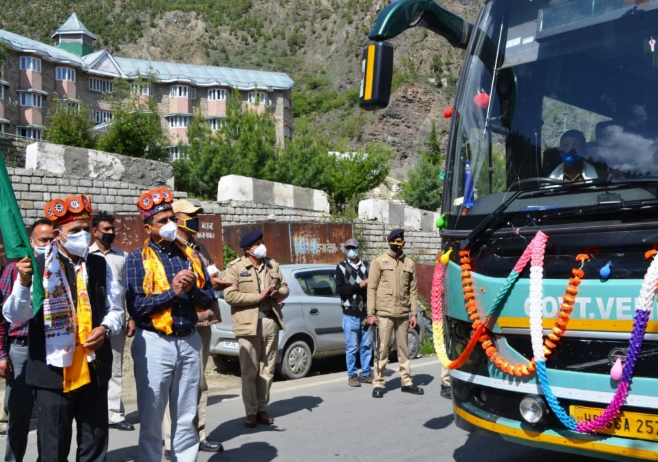  रोहतांग टनल होकर जाने वाली वोल्वो, व मनाली चंद्रताल सेवा शुरू