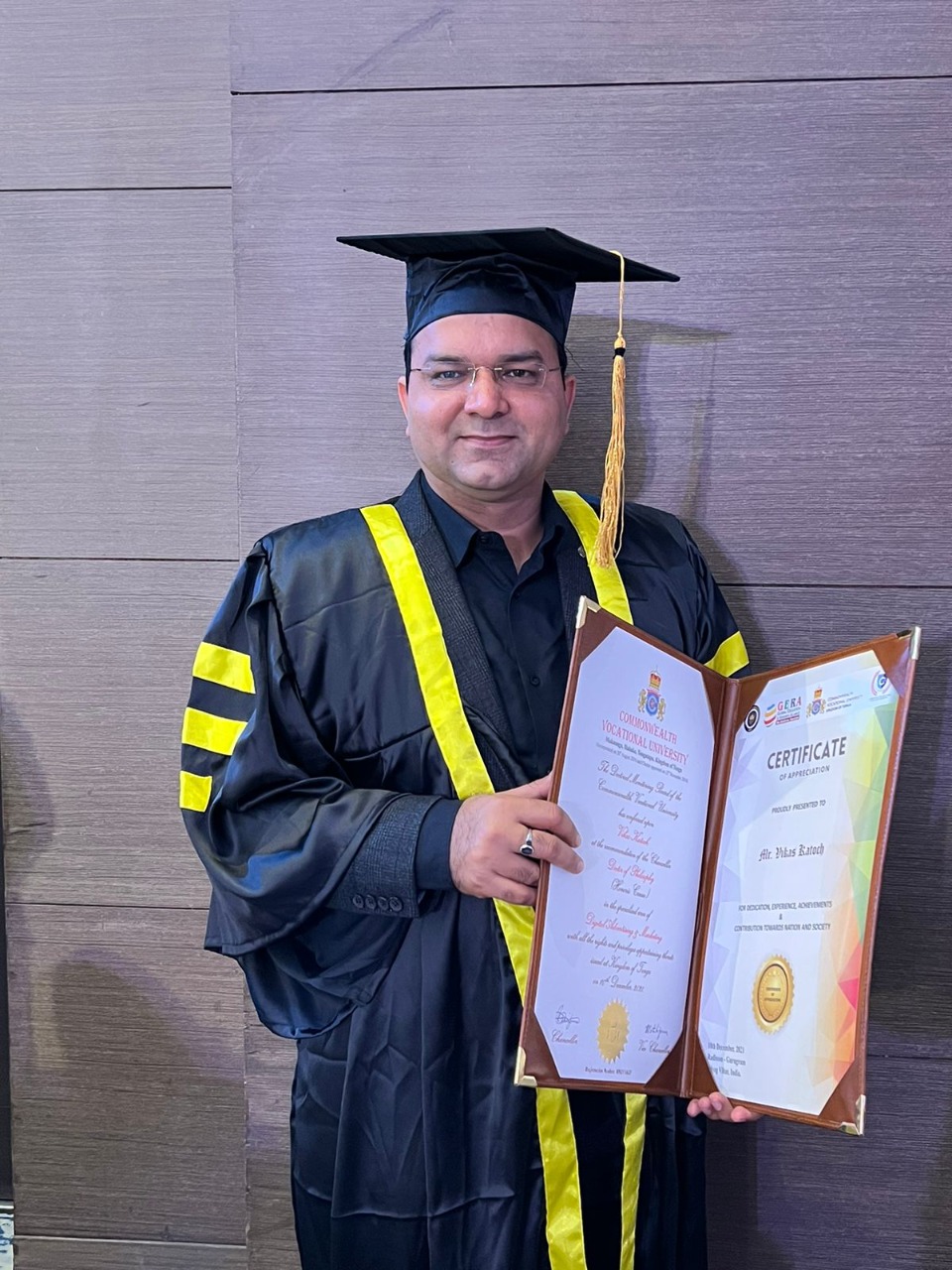 कांगड़ा के डॉ विकास कटोच को डिजिटल मीडिया के क्षेत्र में अहम योगदान के लिए किंगडम ऑफ टोंगा की कॉमनवेल्थ वोकेशनल यूनिवर्सिटी ने डॉक्टरेट की उपाधि