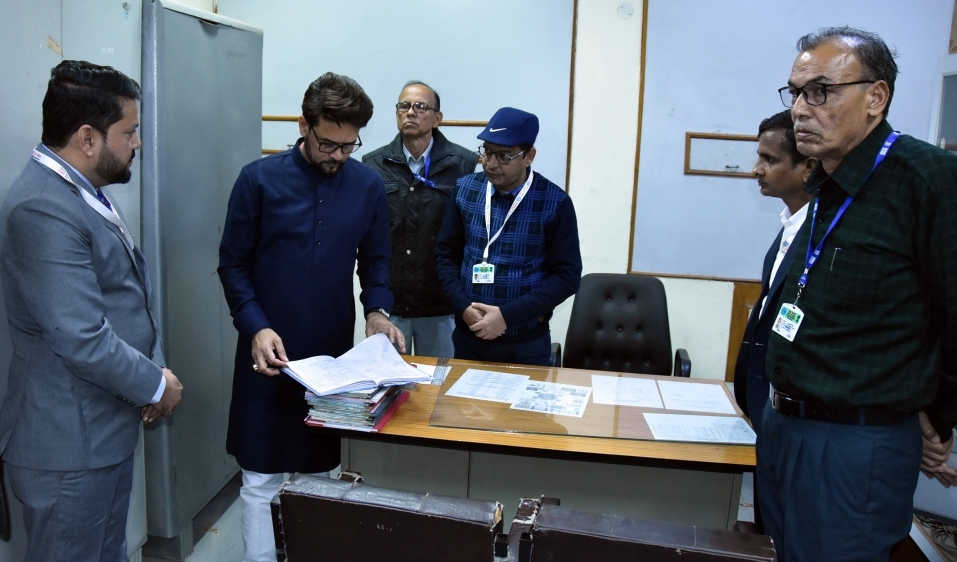 विश्वविद्यालय युवाओं के उज्जवल भविष्य के लिए काम कर रहे है- अनुराग ठाकुर