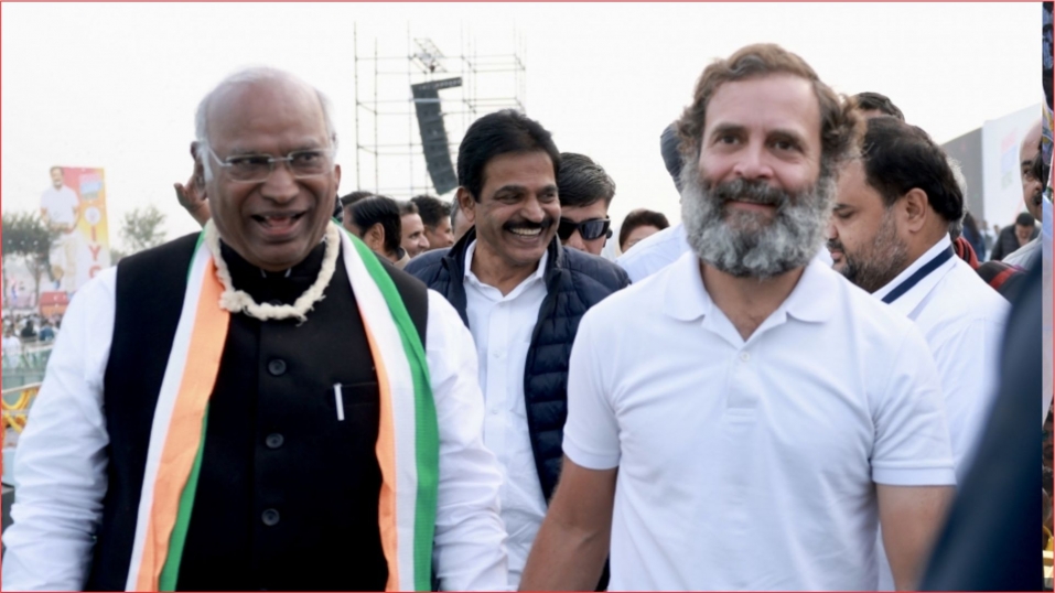 भारत जोड़ो यात्रा में शामिल हुए कांग्रेस अध्यक्ष खरगे 