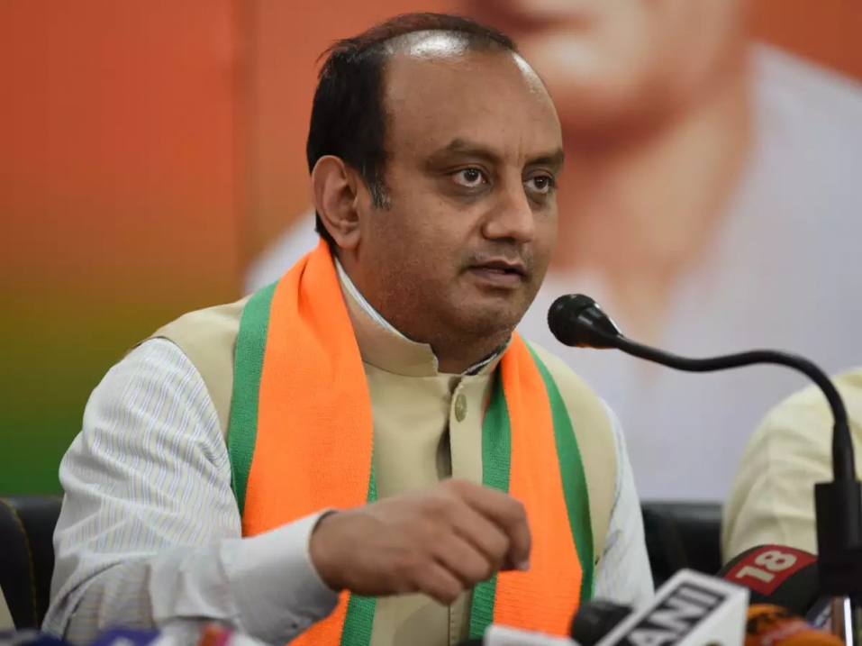 भारतीय जनता पार्टी के राष्ट्रीय प्रवक्ता डॉ सुधांशु त्रिवेदी का कांग्रेस नेता ए के एंटनी के बयान पर हमला