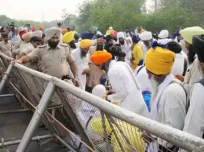 बेअदबी संबंधी रंजीत सिंह की रिपोर्ट विधानसभा के बाहर फेंकी गई