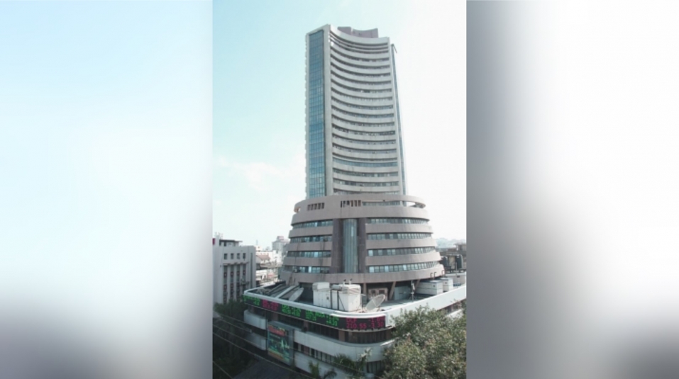 हरे निशान में खुला बाजार, सेंसेक्स 137 अंक चढ़ा