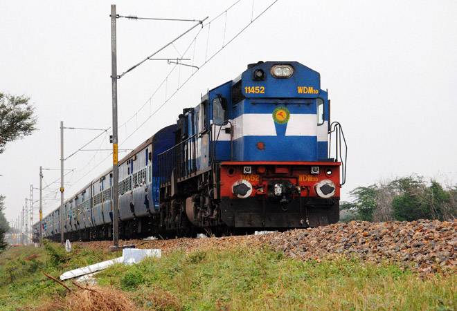 बिहार में कोसी एक्सप्रेस में लूटपाट, यात्रियों से मारपीट