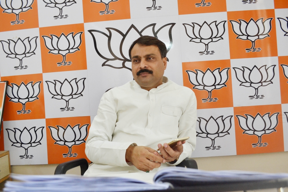 एन.एच.आर.एम. घोटाले वालो के समक्ष घूटने टेकने वाले स्वास्थ्य सेवाओं पर घडियाली आंसू बहा रहे है - मनीष शुक्ला