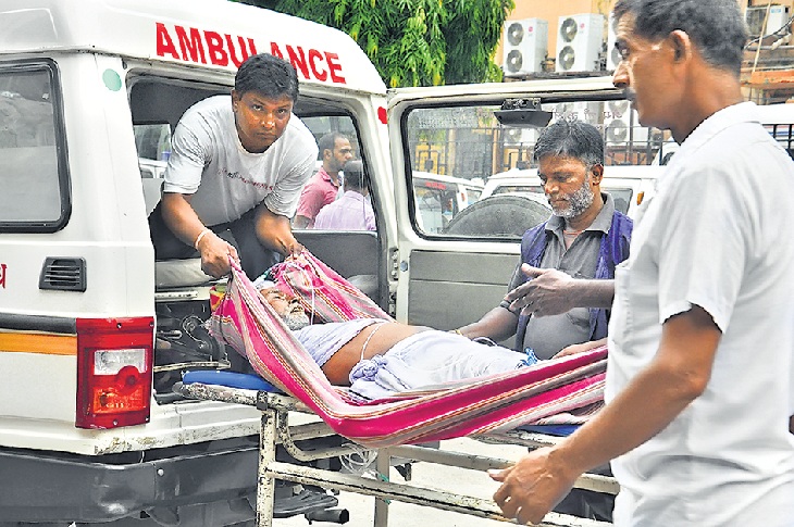 चिकित्सा व्यवस्था चरमराई / पीएमसीएच के जूनियर डॉक्टर हड़ताल पर, 5 मरीजों की मौत, 5 ऑपरेशन टले