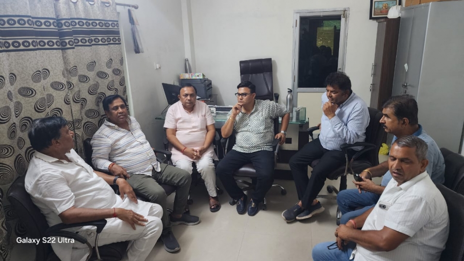बांठिया ने व्यापारियों से चर्चा कर तिंरगा रैली में भाग लेने का किया आव्हान