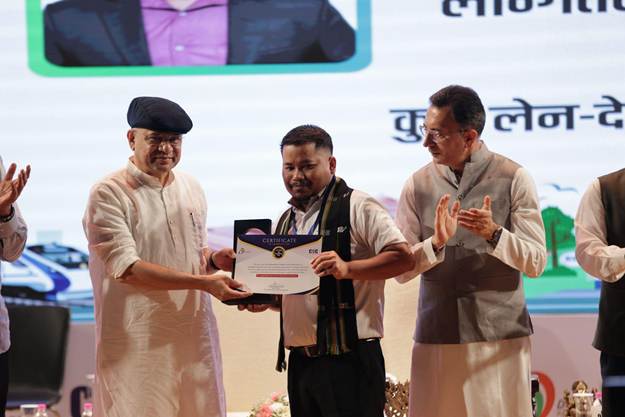 डिजिटल क्रांति का नया अध्याय: 10 लाख लोगों को मिलेगा फ्री एआई ट्रेनिंग, वीएलई को प्राथमिकता