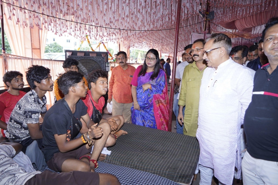 वीरेन्द्र सचदेवा ने शकरपुर में श्री बालाजी सेवा संस्था (रजि.) द्वारा आयोजित 15वें कांवड़ शिविर का शुभारंभ किया