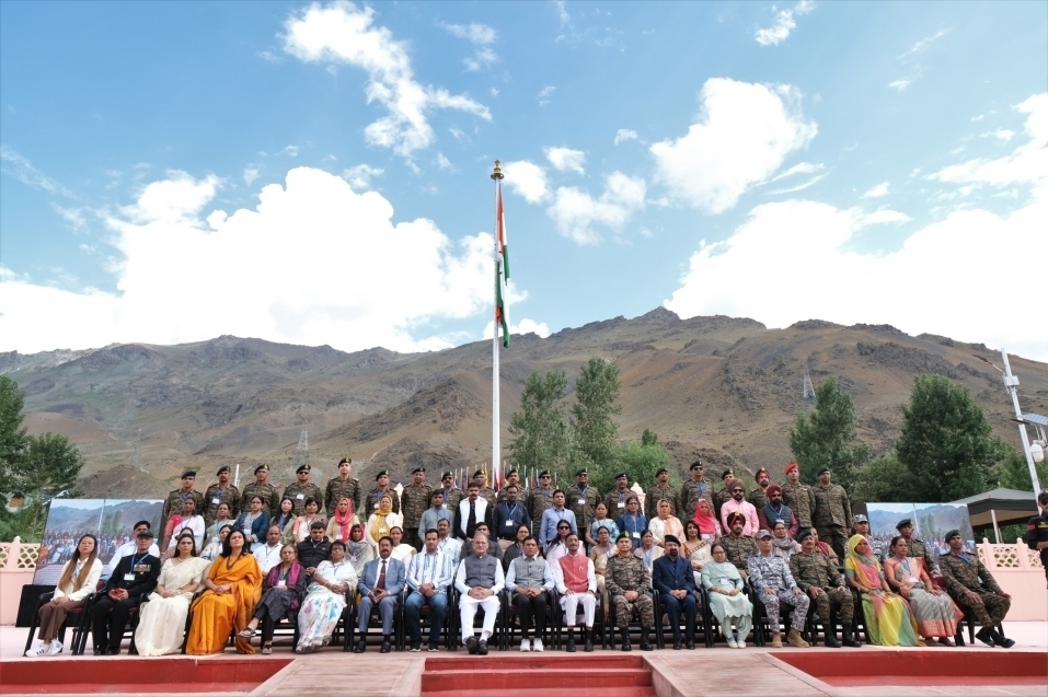 देश ने मनाया 26वां कारगिल विजय दिवस, शहीदों को दी गई श्रद्धांजलि, सेना ने दिखाया अत्याधुनिक तकनीक का दम