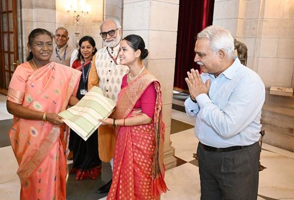 सोहराय कला है भारत की आत्मा: राष्ट्रपति द्रौपदी मुर्मू