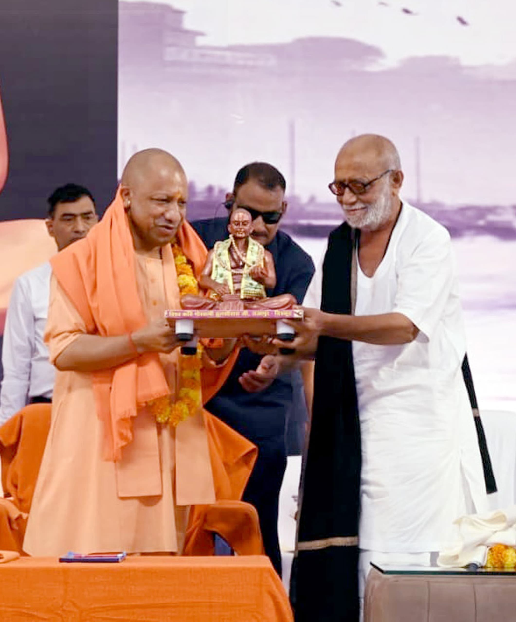 तुलसीदास जी की रामचरितमानस को बताया भारत की चेतना का आधार  मुख्यमंत्री योगी आदित्यनाथ