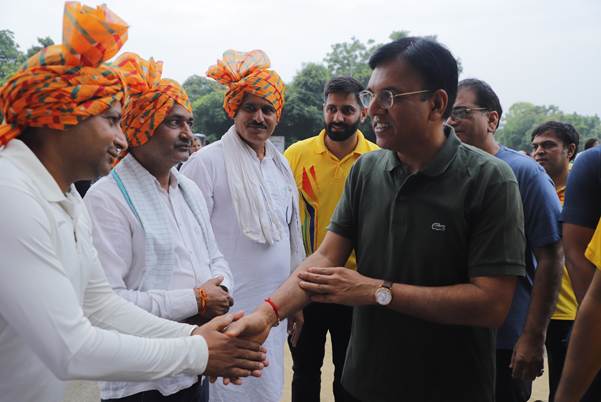 साइक्लिंग से फिटनेस, प्रदूषण पर लगाम और आत्मनिर्भर भारत की भावना को बढ़ावा : डॉ. मनसुख मांडविया