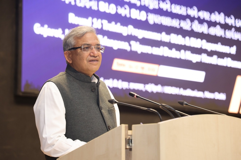 चुनाव आयोग ने कहा – “मतदाता सूची में पारदर्शिता सर्वोच्च”, राजनीतिक...