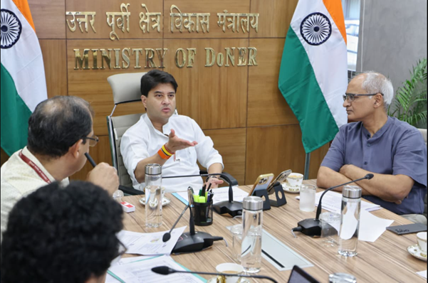 बाढ़ प्रभावित राज्यों में संचार सेवाओं की बहाली पर केंद्रीय मंत्री ज्योतिरादित्य सिंधिया की उच्चस्तरीय समीक्षा बैठक