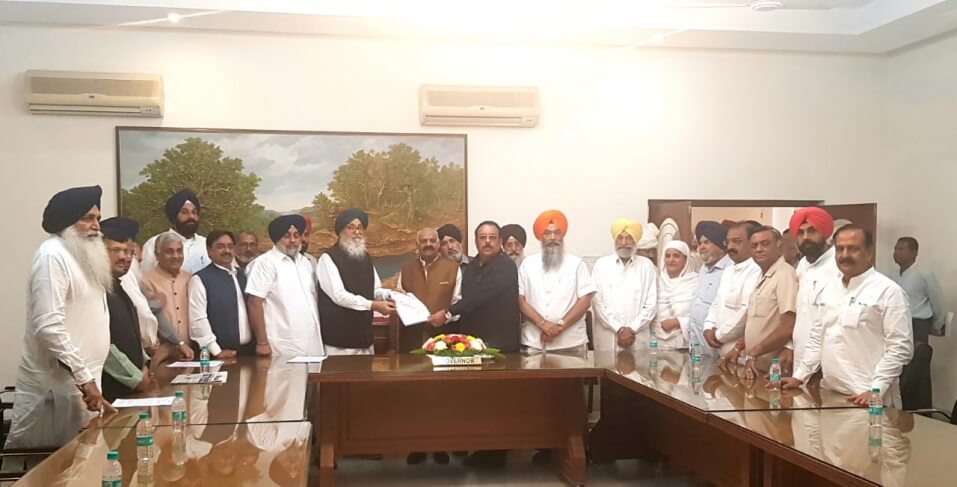 शिअद कोर कमेटी द्वारा अमृतसर हादसे के लिए नवजोत सिद्धू को बर्खास्त तथा श्रीमती नवजोत कौर सिद्धू को गिरफ्तार करने की मांग