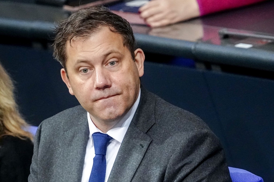 उत्सर्जन प्रतिबंध पर जर्मनी का सख्त संदेश: ‘भविष्य इलेक्ट्रिक है’