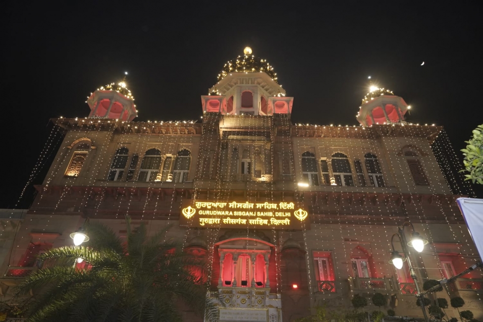 वीर बाल दिवस के अवसर पर भाजपा के राष्ट्रीय अध्यक्ष ने गुरुद्वारा श्री शीशगंज साहिब में माथा टेका