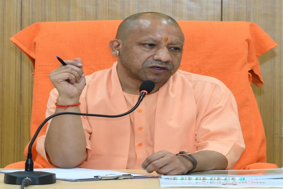 योगी सरकार का अहम फैसला, शिक्षक-शिक्षामित्रों को स्वास्थ्य सुरक्षा की गारंटी