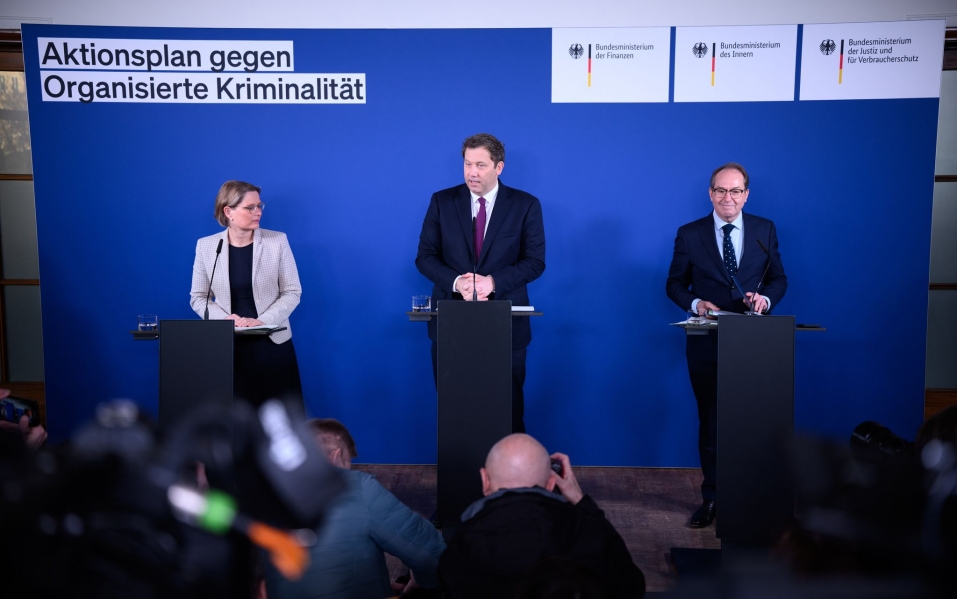 जर्मनी में संगठित अपराध पर सख्ती, पुलिस और कस्टम्स के बीच...
