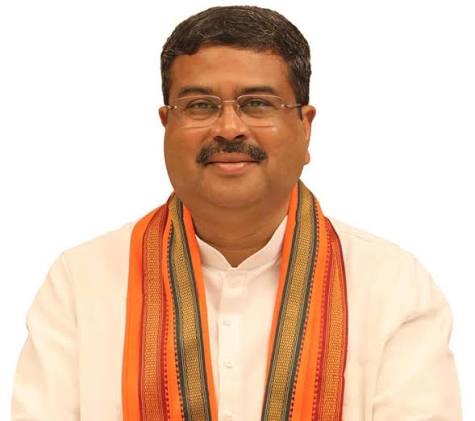 NEET-UG 2026 केंद्रीय शिक्षा मंत्री धर्मेंद्र प्रधान ने दिया इस्तीफा ...