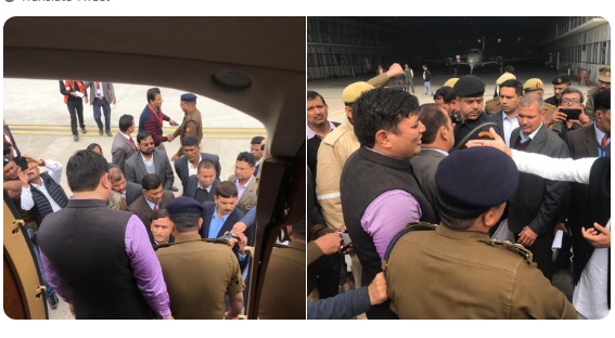 Akhilesh Yadav को हवाईअड्डे पर रोकने के बाद हंगामा