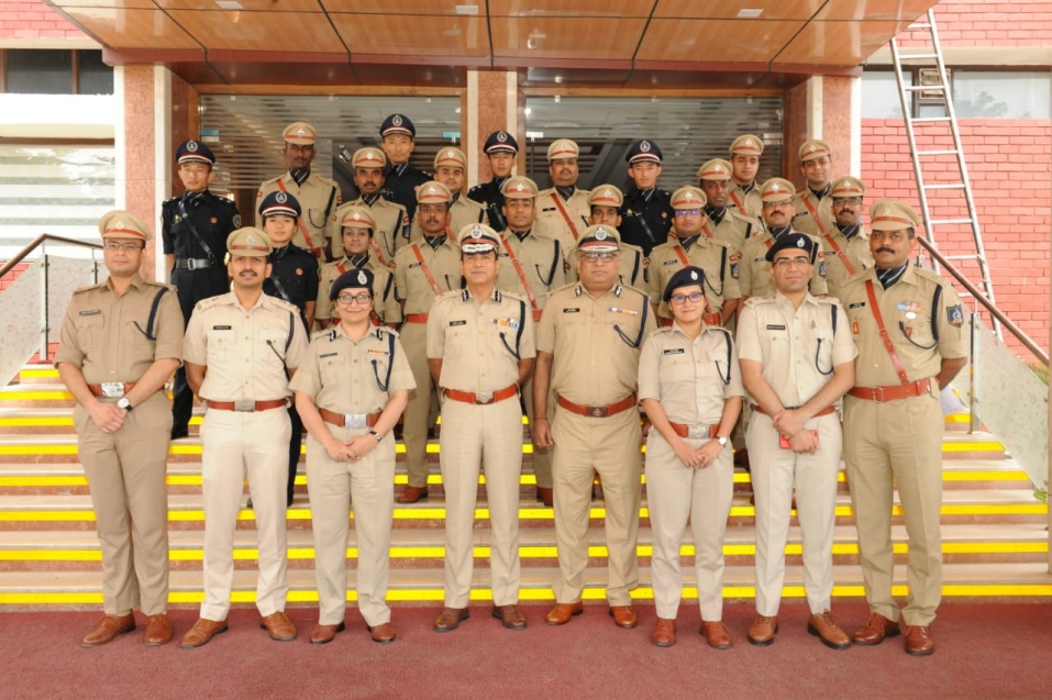 22 प्रोबेशनर्स आईपीएस पहुंचे पुलिस मुख्यालय
डीजीपी हरियाणा से की मुलाकात 