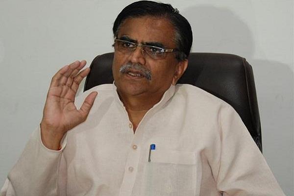 किसान बागवानी फसलों के संरक्षित खेती मॉडल अपनाएं नाबार्ड की योजनाओं का लाभ उठाकर बाजार के कार्यचातुर्य सीखें : ओ.पी.धनखड़