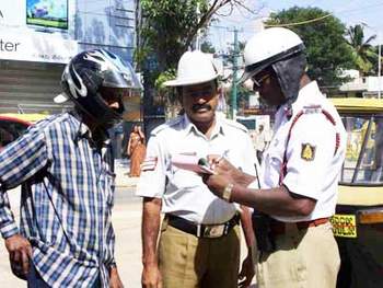 यदि आप ट्रैफिक नियमों का पालन करते हैं, तो हरियाणा पुलिस आपको दस्तावेजों की जाँच के लिए नहीं रोकेगी