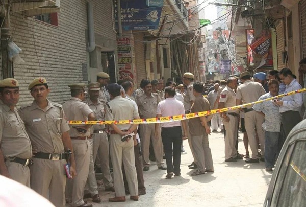 बुराड़ी में 11 लोगों की एक साथ मौत की गुत्थियों का खुलासा पोस्टमॉस्टर्म और पुलिस जांच रिपोर्ट से पता चलेगा 