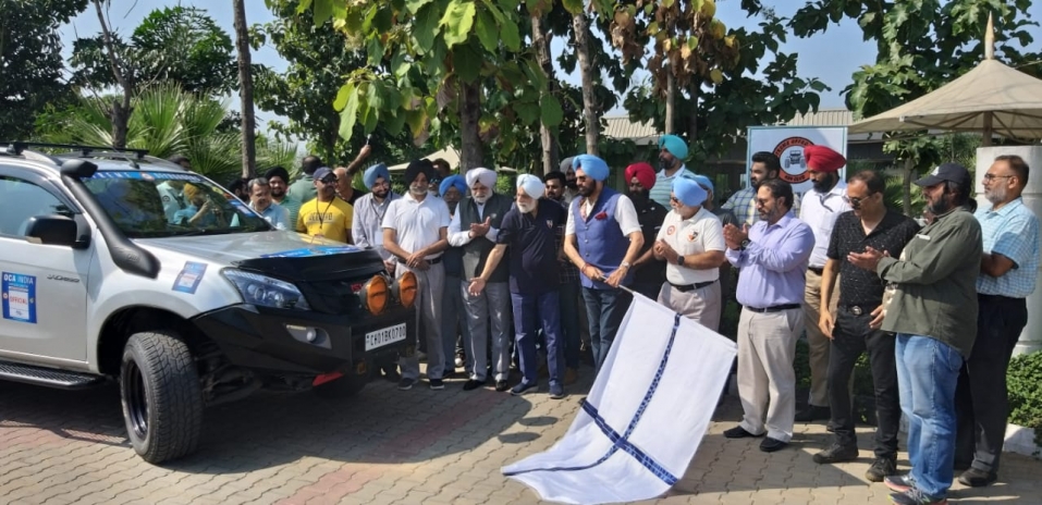 चौथी शिवालिक हिल ड्राईव कार रैली को झंडी दिखाकर किया रवाना